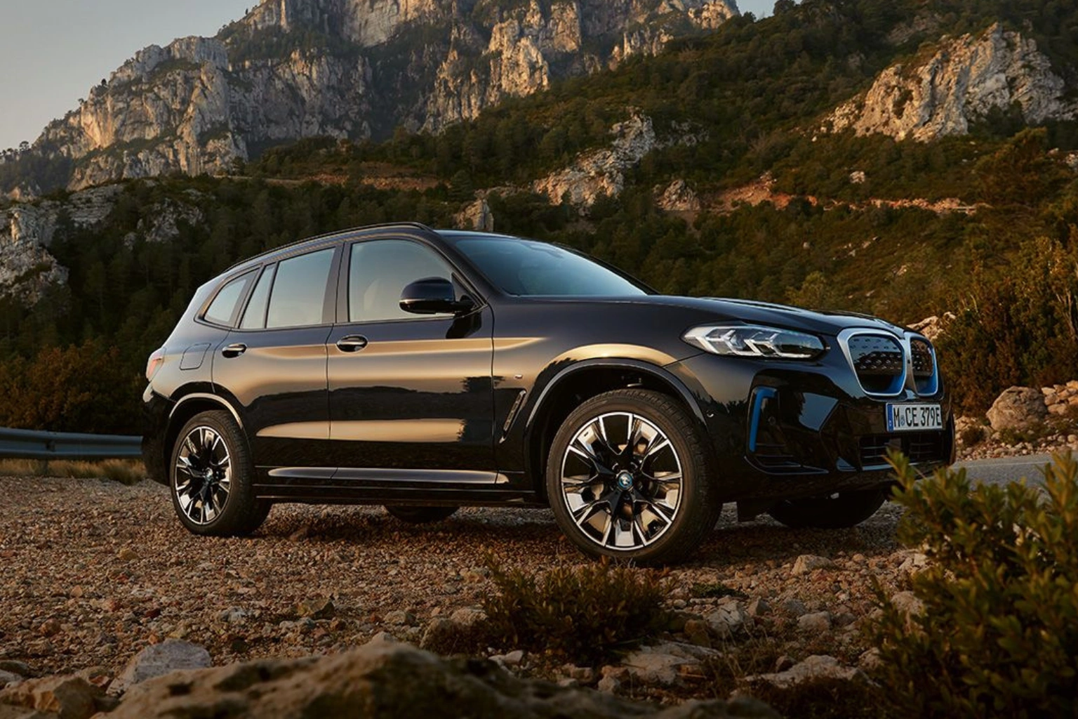 BMW iX3 का नया अवतार, 5 सितंबर को म्यूनिख में होगा डेब्यू